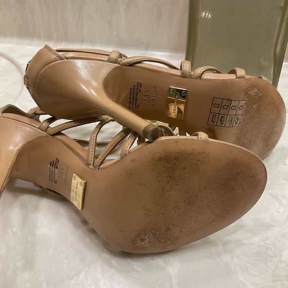 Michael Kors Charlene Strappy Sandals in Nude Leather w/ gold detail Sz 8 / 38.5 - Picture 10 of 15